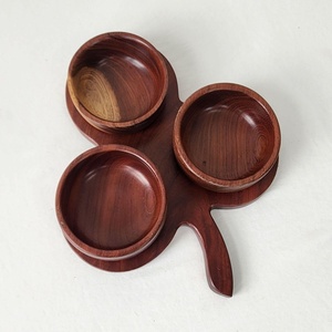 Ensemble de service à trois bols en bois naturel, design connecté, pour collations, condiments, plat de service polyvalent, cuisine rustique - Product Image 6