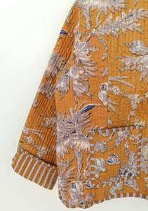 Veste matelassée imprimée à la main : Manteau court en coton indien style bohème - Product Image 4