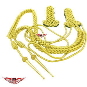 Aiguillette torsadée avec cordons d'épaule en Mylar doré sur fond bleu marine et embout doré métallique - Product Image 1