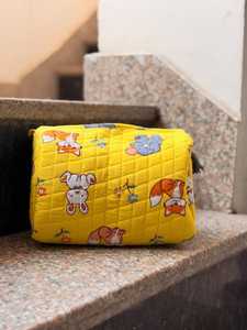Sac de maquillage portable en tissu de coton, taille moyenne, fermeture éclair, imprimé animal de dessin animé jaune, avec pompon, imperméable et écologique - Product Image 1