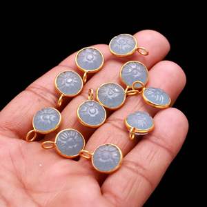 Pendentif Fleur en Calcédoine Bleue Naturelle, Pierre Précieuse Sculptée à la Main, Charme en Argent Sterling 925, Pendentif en Pierre de Calcédoine Bleue 11MM - Product Image 1