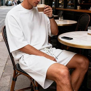 Ensembles deux pièces pour hommes : T-shirt à col rond et short d'été, survêtements amples, ensembles de sport légers avec poches - Product Image 5