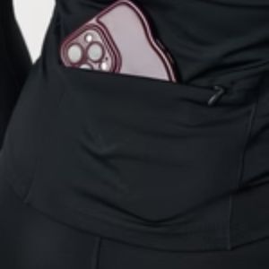 Chaqueta de rendimiento negra de manga larga con cremallera completa para mujer, top de entrenamiento de cuello alto, ajuste ceñido, ropa deportiva para capas. - Product Image 5