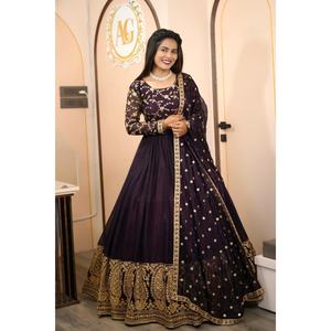 VESTIDO DE TRABAJO DE SECUENCIA BORDADA DE SECUENCIA DE DISEÑADOR CON VINO DUPATTA - Product Image 1