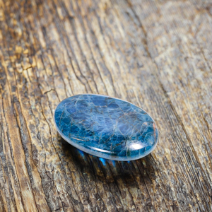 Hermoso Grado Superior 100% cabujón de apatita azul neón Natural corte ovalado 35X22X6mm 49 quilates pulido joyería ligera que hace la GPJ-4 - Product Image 5