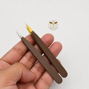 Juego de Pinzas para Cejas con Punta Dorada y Plateada, de Acero Inoxidable, Herramientas de Depilación de Precisión para Salones de Belleza, Logotipo Personalizado - Product Image 4