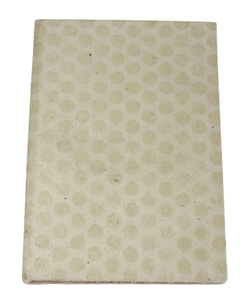 Hermoso Diario de Regalo con Tapa Dura, Hojas de Papel de Algodón Reciclado Hecho a Mano en Color Crema con Bordes Decorativos - Product Image 1