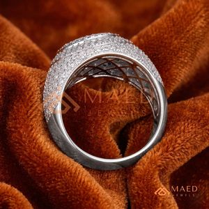 Anillo de Plata de Alta Calidad con Incrustaciones de Diamantes, Diseño de Cruz Bicolor y Racimo de Circonitas Baguette, Joyería de Moda Masculina, Anillo de Diamantes de Alta Gama - Product Image 3