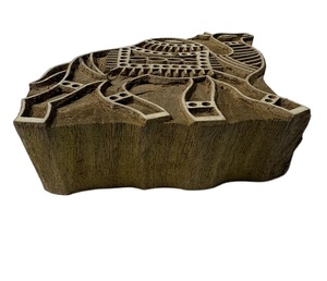 Bloc de chevalet sculpté à la main en bois de chameau, design moderne et écologique pour la décoration de la maison ou du bureau, idée cadeau pour tampon en papier - Product Image 4