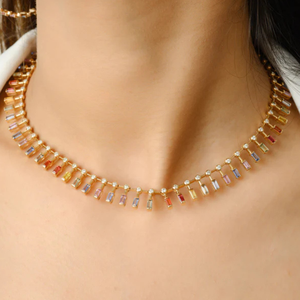 สร้อยคอทองคำ 14K ประดับด้วยแซฟไฟร์สีรุ้งแบบจุดและเส้น - Product Image 1