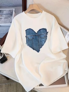 เสื้อยืดแขนสั้นทรงโอเวอร์ไซส์ผ้าฝ้ายระบายอากาศดีไซน์พิเศษสำหรับผู้ชาย พิมพ์ลายหัวใจเดนิม คอกลม สวมใส่สบาย ผ้าเจอร์ซีย์คอตตอน 100% - Product Image 3