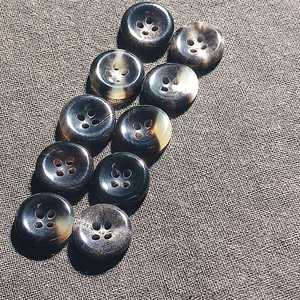 Bouton universel rond noir à 2 trous en caoutchouc et plastique pour sangle de combinaison noire - Product Image 5