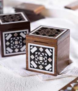 Brûleur d'encens élégant en bois d'acacia avec incrustation MOP, artisanal de qualité supérieure, Mubkhar arabe pour Oud, Bakhoor, Ramadan, Aïd, Islamique - Product Image 5