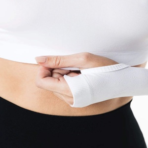 Women's White Long Sleeve Crop <b>Top</b> Crew Neck Minimalist Solid Knit Pullover Full Sleeve Soft Spandex Polyester All Seasons - Product Image 6