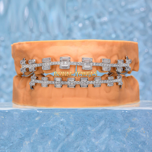 Grillz Dentales Personalizados de Plata 925 con Diamantes Moissanita VVS y Esmeraldas Redondas Estilo Hip Hop - Product Image 4