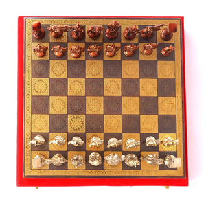 Jeu d'échecs en métal de luxe, échiquier antique, pièces d'échecs décoratives faites à la main, jeu de stratégie classique pour la maison et le bureau - Product Image 4