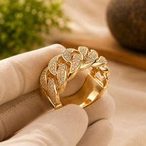 Bague de fiançailles en moissanite plaquée or jaune, sertie de diamants ronds brillants, bijoux de mariage unisexe - Product Image 4