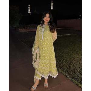 Conjunto de ropa de fiesta de diseñador para mujer Top Plazzo bordado y Dupatta - Product Image 2