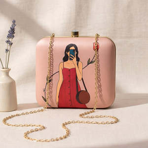 Elegante Bolso de Mano Tipo Clutch con Diseño de Chica Tomando una Selfie, Color Durazno, para Mujer, Ideal para Bodas y Eventos Festivos - Product Image 1