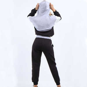 Conjunto Deportivo Personalizado de Alta Calidad para Mujer, Talla Grande, con Capucha - Product Image 2