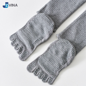 Custom <b>Women's</b> 5 Toe Crew Slouch Pilates Grip <b>Socks</b> Non Slip Yoga Barre Dance Spandex Knitted Sweat-Absorbent Cross Straps ODM - Product Image 2