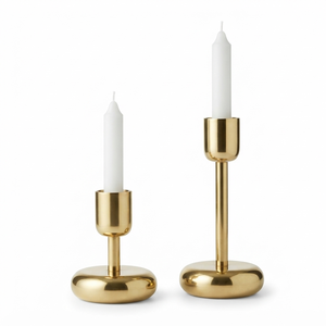 Juego de Dos Portavelas Cónicos de Metal con Acabado Dorado, Candelabros Minimalistas para Mesa, Decoración para Bodas, Cenas y Hogar, Venta al por Mayor B2B - Product Image 1