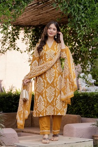 Salwar Kameez Amarillo de Algodón para Mujer con Estampado Descolorido, Corte Holgado, Largo hasta el Tobillo, Ropa Étnica Tradicional para Uso Diario Informal - Product Image 3