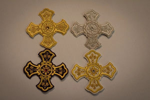 Mejor Oferta: Insignia de Tela de Sarga Bordada a Mano Personalizada de Alta Calidad, Insignia de Blazer Bordada con Hilo Metálico para Coser, Uniformes con Diseño de Corazón - Product Image 4