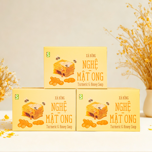 Savon artisanal doux au curcuma, miel et lait de chèvre pour adultes - Savon pour le visage fait main au citron et à la noix de coco - Product Image 5