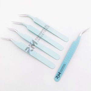 Pince à cils RABIAMIRAAL INDUSTRIES en acier inoxydable, pointe de précision, surface lisse, logo personnalisé, revêtement bleu RMI-AS-EET-171072 - Product Image 5