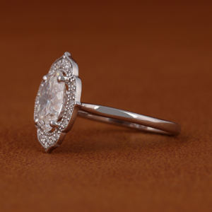 Anillos de Compromiso y Matrimonio de Oro Sólido de 14K con Corte Ovalado Clásico, Cultivados en Laboratorio con Certificación IGI HPHT CVD para Mujer - Product Image 3