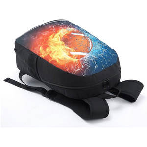 Mochila de fútbol impermeable con correas ajustables y bolsillos de malla para uso en deportes al aire libre. - Product Image 2