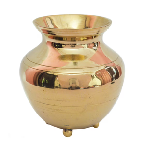 Pot en laiton gravé de motifs floraux pour le culte religieux et les rituels, disponible à prix de gros. - Product Image 2