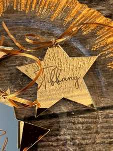 Adorno Metálico Estrella Dorada Hecho a Mano, Decoración Colgante Navideña, Estilo Rústico para Interiores, Decoración para Sala de Estar y Hogar - Product Image 3