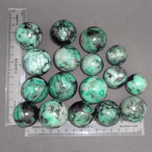 Esfera de Esmeralda Natural, Bola de Cristal Pulida, Piedra Curativa Verde para Reiki, Meditación, Decoración Energética, Venta al por Mayor, Chakralume - Product Image 2