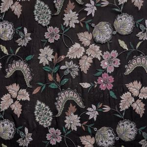 ผ้าจอร์เจตต์สีดำพรีเมียม ปักลายดอกไม้แบบเหมือนจริงด้วยด้ายซารี ลายเถาวัลย์หรูหรา น้ำหนักปานกลาง เหมาะสำหรับชุดแต่งงาน - Product Image 6