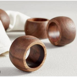 Anneaux de serviette en bois lisse et moderne, à rainures géométriques, avec osier, écologiques |   Décoration de fête minimaliste artisanale - Product Image 5