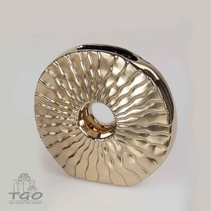 Wholesale Tabletop Modern Aluminium Gold <b>Table</b> Flower Vases & Planters for Home Wedding Decor with Customized Size - Product Image 4