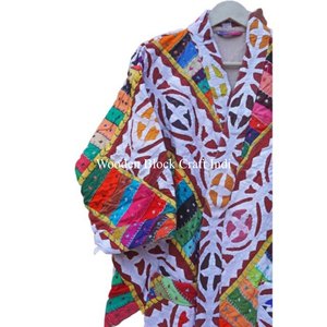 Kimono artesanal vintage con diseño de encaje, 100% algodón, para mujer, diseño floral único de la India, de secado rápido y reversible. - Product Image 2