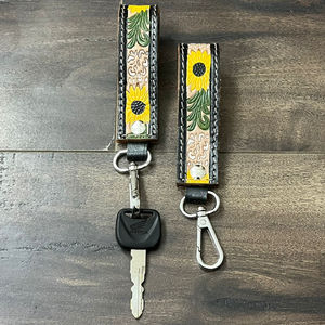 Porte-clés personnalisé en cuir véritable, design floral, artisanal, en cuir de vache véritable, porte-clés de poignet mignon, accessoire unisexe - Product Image 4