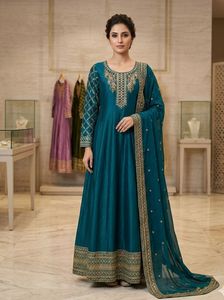 ชุดเดรสผ้าไหมคุณภาพสูงคอลเลคชั่นวันอีด - Product Image 2