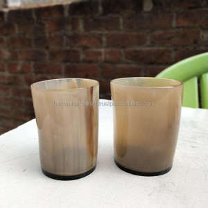 Tasse à boire en corne de vache naturelle, artisanale, de style viking, pour la bière, les boissons et les thèmes médiévaux, à prix de gros - Product Image 2