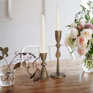 Juego de 2 Portavelas de Hierro Fundido en Latón Antiguo – Candelabros Decorativos Vintage para Decoración Navideña - Product Image 5