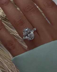 Bague de fiançailles ovale en diamant de laboratoire 4 carats, or massif 10K 14K 18K, avec accent marquise, bijoux de mariage pour femme, vente en gros personnalisée - Product Image 5