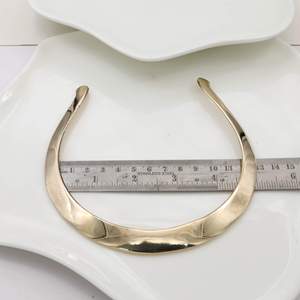 Collier ras du cou géométrique minimaliste en argent 925, unisexe, à porter au quotidien - Product Image 3