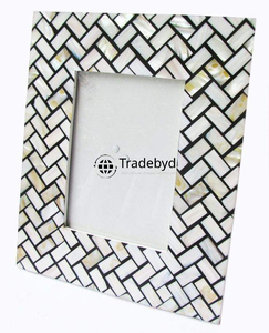 Elegante y Creativo Marco de Nácar Hecho a Mano con Incrustaciones de Concha y Acabado Brillante para Fotos de Tradebyd - Product Image 5