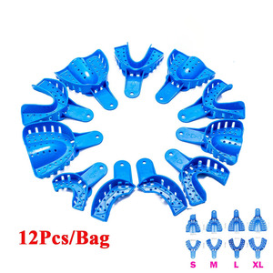 Plateaux d'empreinte dentaire en plastique de différentes tailles, instruments dentaires pour orthodontie - Product Image 1