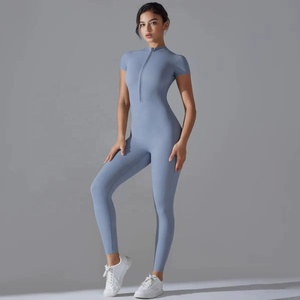 Ensemble de yoga pour femmes, vêtements de sport, ensemble de fitness, soutien-gorge de sport, leggings à manches courtes, ensemble de yoga pour femmes - Product Image 4