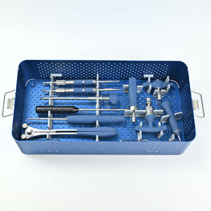 Kit chirurgical manuel de précision pour la colonne vertébrale, outils orthopédiques en acier inoxydable réutilisables pour vis pédiculaires, par Grip Surgical - Product Image 5
