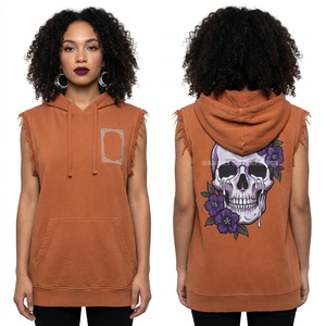 Sweat à capuche oversize gris anthracite avec imprimé étoile chromé brillant, motif flamme tribal métallique sur les manches et design squelette au dos - Fournisseur - Product Image 4